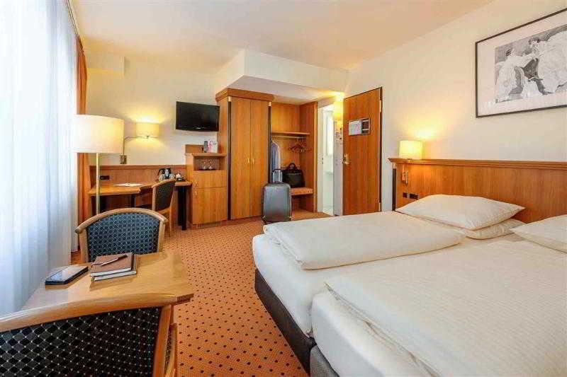 Mercure Altstadt Hotel 3*